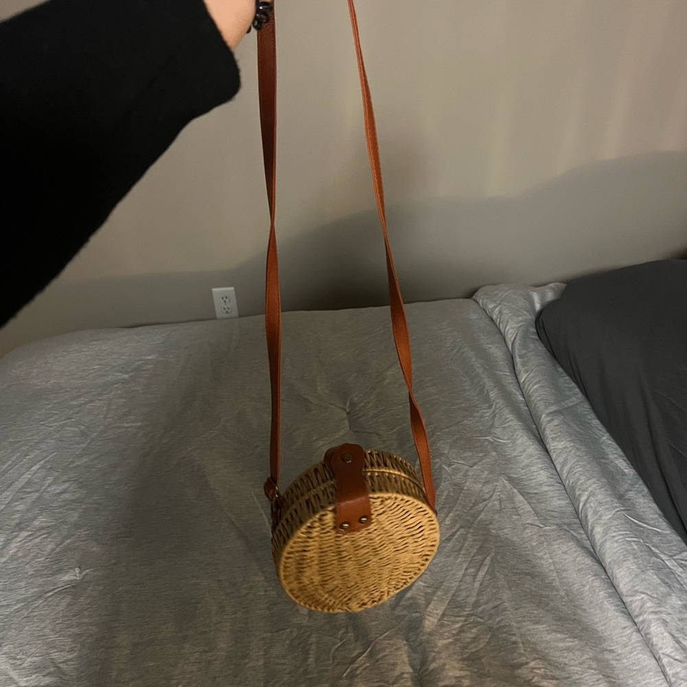 Straw cross body